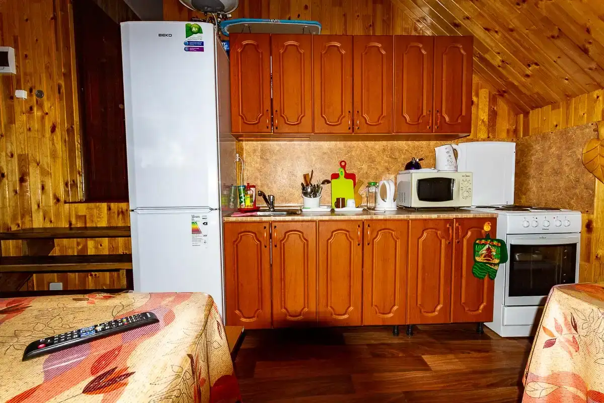 ГД - "Апельсин", полу-благоустроенные номера, кухня + холодильник