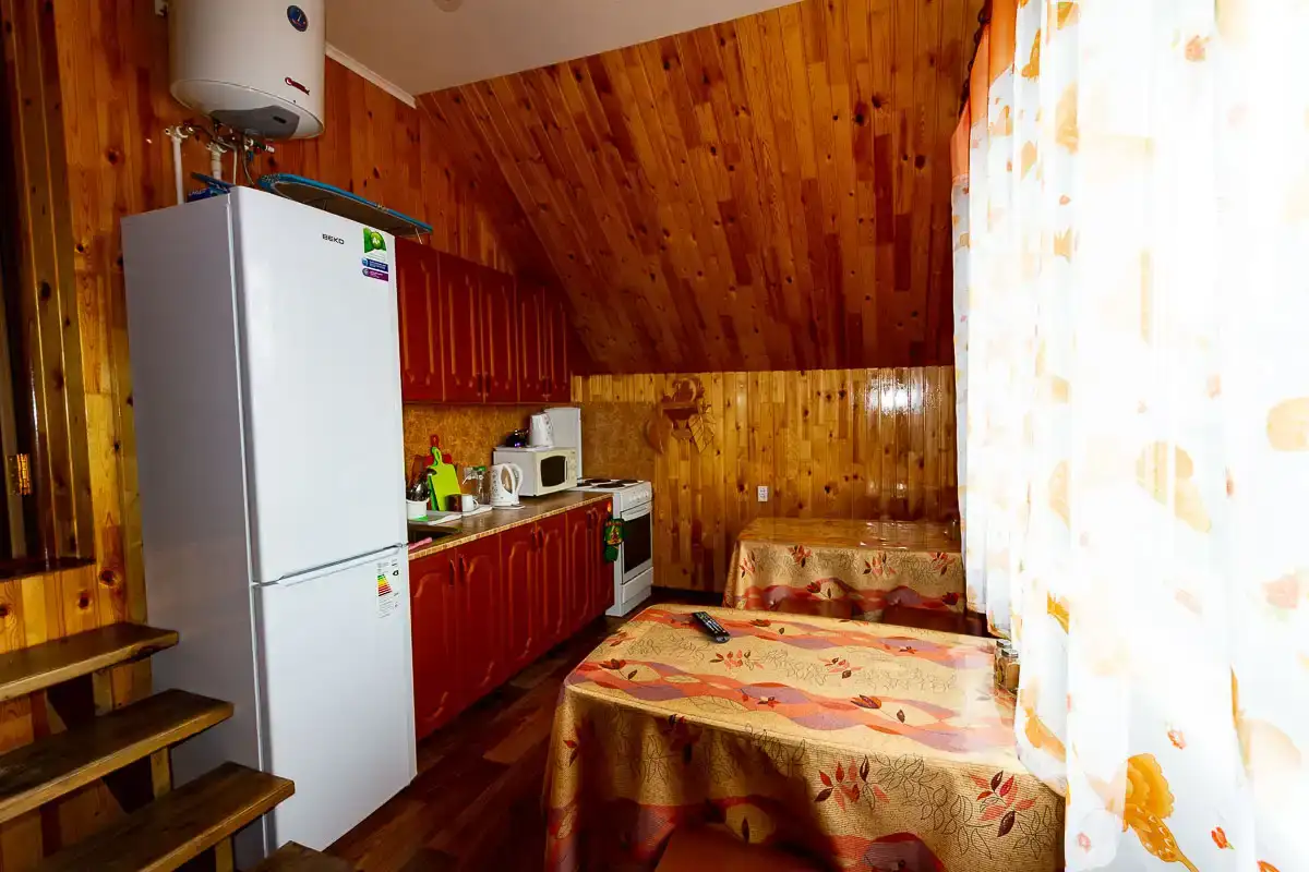 ГД - "Апельсин" полу-благоустроенные номера, кухня