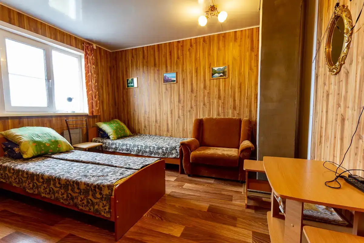 ГД - "Апельсин" трёхместный полу-благоустроенный номер, раздвижное кресло