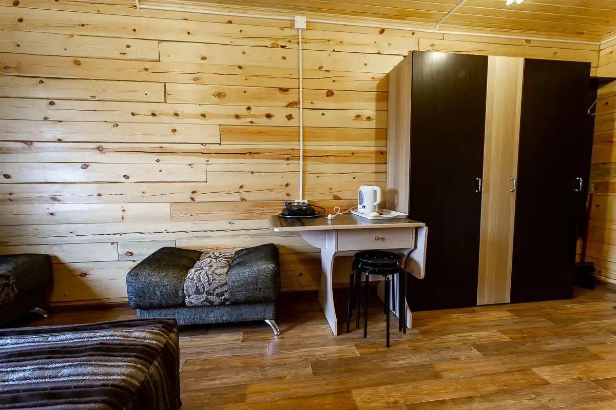 ГД - "Апельсин" двухместный номер, платяной шкаф